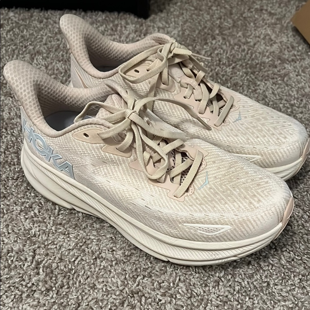 Clifton 9 Hoka Women's Cream Running Shoes